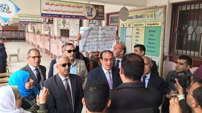 محافظ الدقهلية يتفقد اللجان الانتخابية في شربين والمنصورة (صور)
