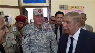 مساعد رئيس الأركان ومحافظ الإسماعيلية يتفقدان لجان الانتخابات (صور)