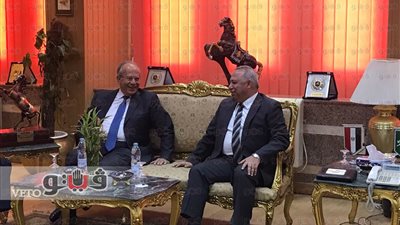 بالصور.. وزير التنمية المحلية يناقش المشروعات التنموية بالشرقية