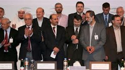 قيادي بالائتلاف الوطني السوري يدعو لقطع الحوار الوطني مع الأسد