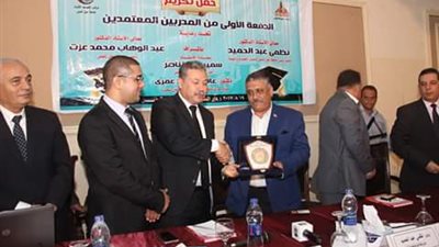 جامعة عين شمس تكرم الدفعة الأولى من المدربين المعتمدين