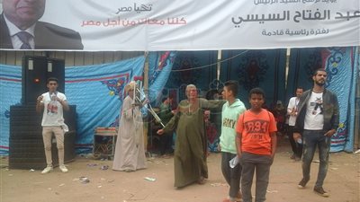 إقبال ذوي الاحتياجات لصناديق الاقتراع في الخصوص (صور)