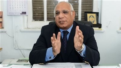 نادر نور الدين ينتقد وزير الزراعة لاستعانة بكوريين في منخفض القطارة