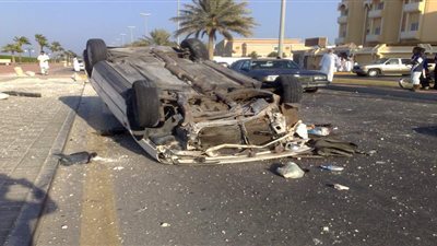 إصابة ٤ أشخاص في انقلاب سيارة غرب العريش