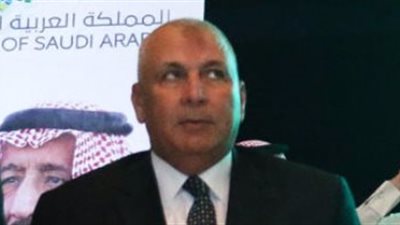 محافظ الوادي الجديد يبحث تطوير مراكز صناعات الحرف الصغيرة