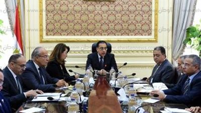 تفاصيل الاجتماع الأسبوعي للحكومة.. مدبولي يكلف بتطبيق إجراءات ترشيد الإنفاق الحكومي.. إعداد ملف بالموافقات والتصاريح لكل مشروع يتم طرحه للمستثمرين.. وإجراء ٢١ ألف جراحة ضمن مبادرة قوائم الانتظار