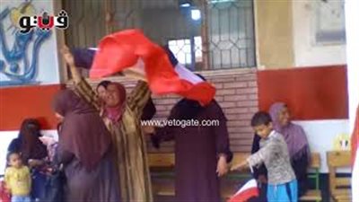 وصلة رقص للسيدات داخل لجان الانتخابات في المنيا