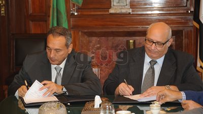 بنك مصر يوقع بروتوكولا مع جامعتي عين شمس ودمنهور لسداد المصروفات الدراسية إلكترونيا