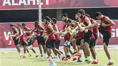 تدريبات تأهيلية اليوم لمستبعدي الأهلي من ودية الشمس