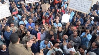 عمال «النحاس المصرية» يطالبون بمساواتهم بـ«العامة للمعادن»