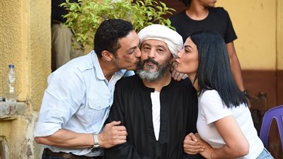 محمد علي يطير إلى ألمانيا ويعد الجمهور بمفاجآت في نهاية «طايع»
