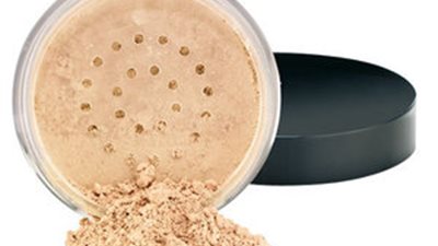 5 استخدامات جمالية للبودرة الحرة.. اكتشفيها