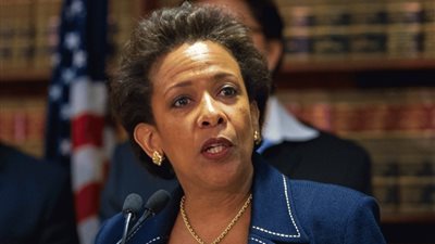 وزيرة العدل الأمريكية: سأقبل توصيات التحقيق بشأن بريد كلينتون