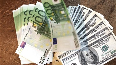 الدولار يستقر.. واليورو يتراجع قرشين فى بدء التعاملات