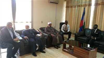 بالصور.. أفريقيا الوسطى تطالب بترشيح شيخ الأزهر لجائزة نوبل