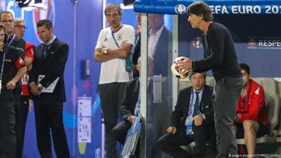 لوف يدافع عن تغيير طريقة لعب المانشافت في مواجهة الأزوري