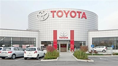 خلل في شاشة النظام الترفيهي يورط شركة تويوتا