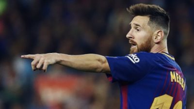 ميسي يطالب إدارة برشلونة بالتعاقد مع مسعود أوزيل