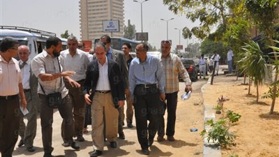 بالصور..محافظ الجيزة يتفقد مستشفى الوراق المركزي