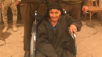 «زينات» معمرة المنيا تلحق بقطار الانتخابات في الساعات الأخيرة (صور)