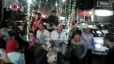 «دي جي» على عربة كارو ورقص أمام مدرسة بروض الفرج (فيديو)