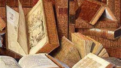 ضبط حفريات وكتب تراثية ووثائق تاريخية نادرة قبل تهريبها إلى هولندا والكويت وعمان بالجمرك السريع بالعتبة