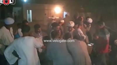 أهالي قنا يتحدون العاصفة الترابية ويحتشدون أمام اللجان (فيديو)