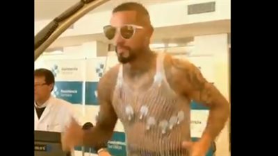 «بواتينج» يجري الكشف الطبي قبل التوقيع لبرشلونة (فيديو)