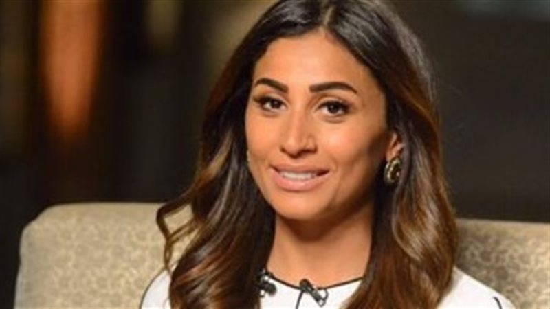 الفنانة دينا الشربينى