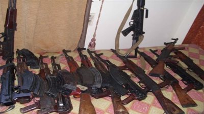 بدء محاكمة المتهمين بحيازة 