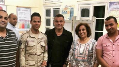 عمرو دياب يدلي بصوته في الانتخابات الرئاسية