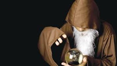 «سيدات وقعن فريسة لمشعوذين».. «الإسكندرانى» ينوم ضحاياه مغناطسيا لاغتصابهن.. «دجال» يصور النساء لابتزازهن ماليا.. الأجهزة الأمنية تضبط 28 واقعة في 2016.. ووزير الداخلية ي