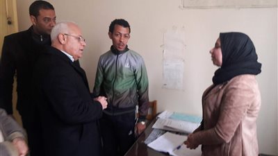 محافظ بورسعيد يشدد على حسن معاملة نزلاء مستشفى الصحة النفسية