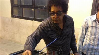 محمد منير يدلي بصوته في الانتخابات الرئاسية (صور)