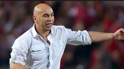 حسام حسن يحاضر لاعبي المصري بمعسكر الجزائر