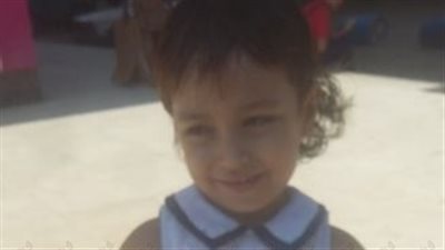 بالصور.. والدة ضحية عزبة الصعايدة بشبرا الخيمة: بنتي راحت تطمئن على جارتنا المسنة.. ماتت لما شافت رأسها مفصولة عن جسمها.. جوزتها بدري وخلاص راحت وسابت طفلين.. والمتهم ذبح أم محمد علشان بوتاجاز ومروحة