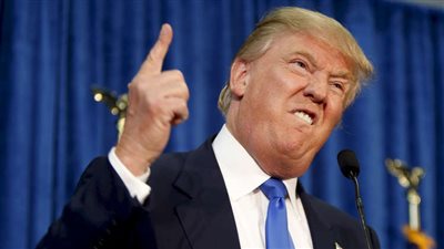 محامون يتهمون ترامب بتقاضي مدفوعات غير قانونية من مسئولين أجانب