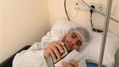 لاعب الأهلي يغادر العمليات بعد إجراء جراحة الصليبي بنجاح في ألمانيا