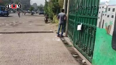 بالفيديو.. السماح لطالب متأخر بدخول الامتحان بلجنة مدرسة الجيزة