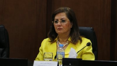 وزيرة التخطيط في مؤتمر الجامعة الأمريكية: نتجه الآن نحو التعليم والصحة بعد بداية جني ثمار البرنامج الاقتصادي.. لا تعيينات حاليا في الجهاز الحكومي.. ولدينا موظف لكل ٢٢ مواطنا