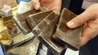 مخدرات صناعة منزلية.. مافيا «الصنف» تلجأ لزراعة الحشيش والبانجو والأفيون في حدائق البيوت..سد منافذ التهريب من الخارج وراء اللجوء لإنتاج الممنوعات بالوحدات السكنية