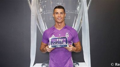 «جول» يمنح كريستيانو رونالدو جائزة أفضل لاعب في العالم
