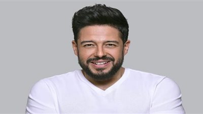 جمهور حماقي يحتفل بعيد ميلاده في حفل الجامعة الأمريكية