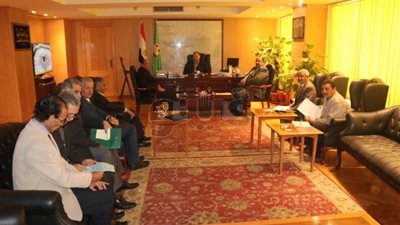 محافظ الفيوم يستقبل مدير الهيئة العامة للإصلاح الزراعي (صور)