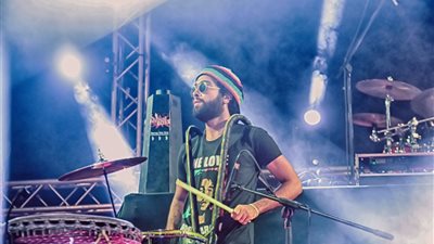 الليلة.. «شادي ماهر» يعزف على الدرامز في «بيوت باى»