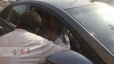 بالصور.. المشير طنطاوي يصافح المواطنين بميدان التحرير