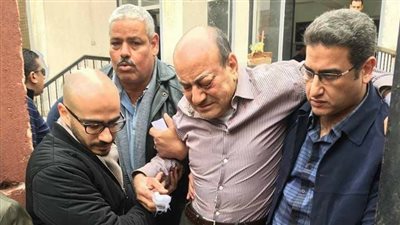 نقل هشام جنينة لمستشفى القاهرة الجديدة بسيارة شرطة (صور)