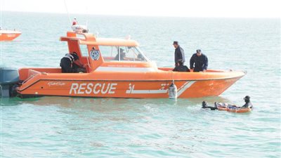 الإنقاذ البحري: إصلاح عطل مركب على متنه 12 مصريا شمال الغردقة