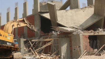 الجيزة تزيل 3 عقارات مخالفة بالعجوزة