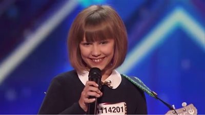 بالفيديو.. 140 مليون مشاهدة لطفلة تحصل على الباز الذهبي بصوتها الرائع